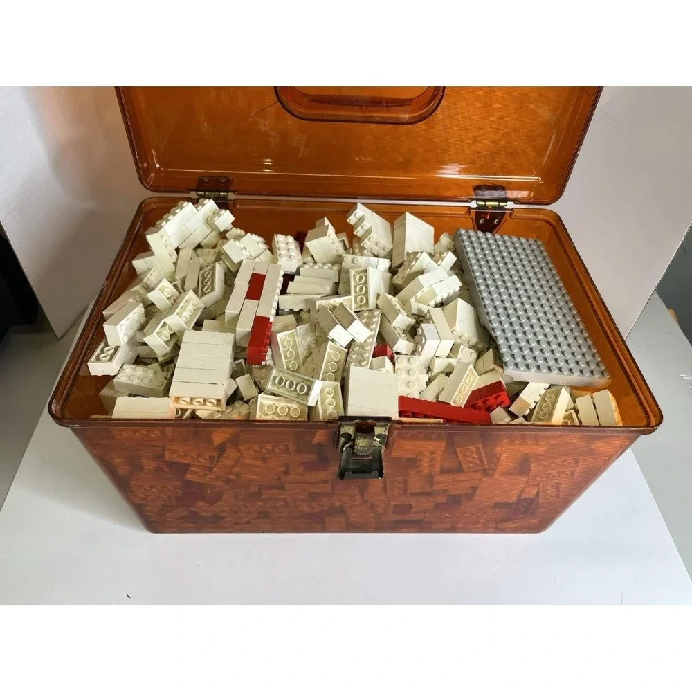 LEGO White Bricks Mixed Bricks‎ Some Red  11Lbs